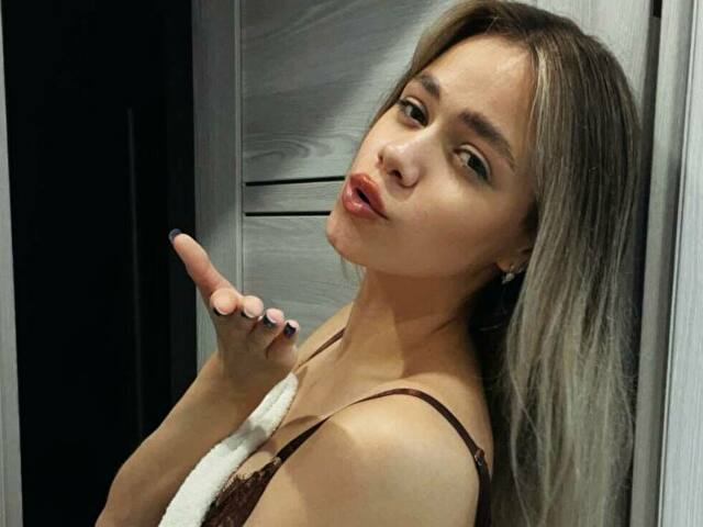Emillyhot