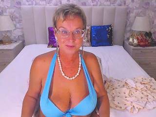 Milfymommy52