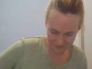 AnnyLe