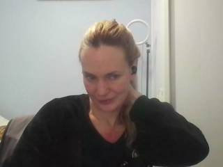 AnnyLe
