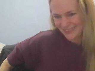 AnnyLe