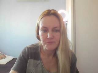 AnnyLe
