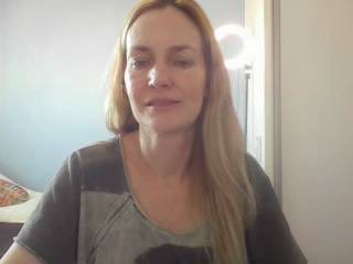 AnnyLe