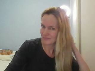 AnnyLe