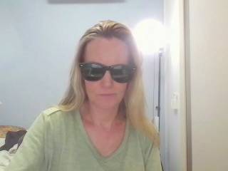 AnnyLe