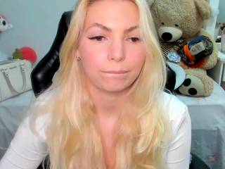 carolieen99