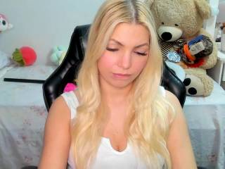 carolieen99