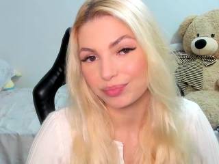 carolieen99
