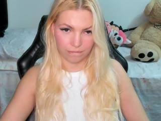 carolieen99