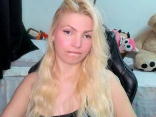 carolieen99
