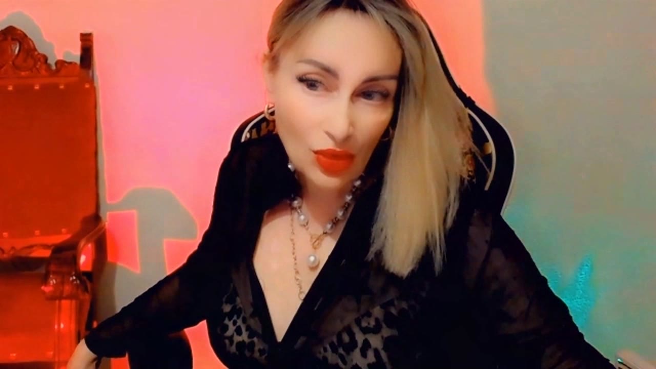 CharmingLady