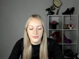 EvelynBlond