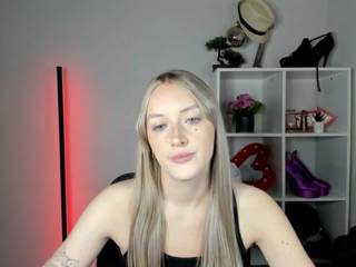 EvelynBlond