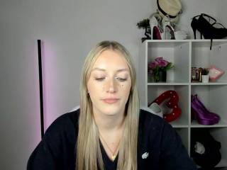 EvelynBlond