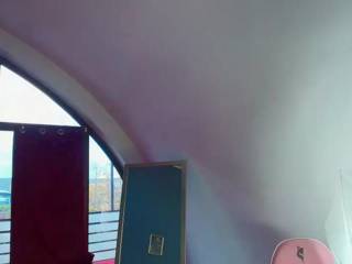 GlowBlondie